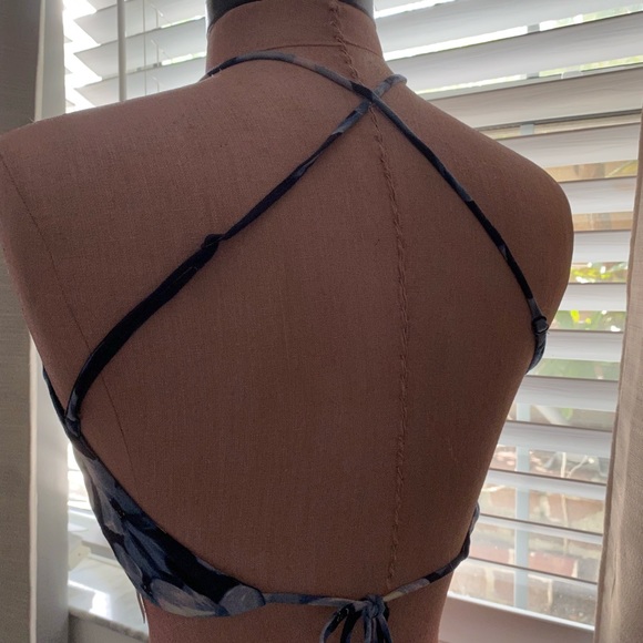 Reformation flower crop top - Picture 3 of 5